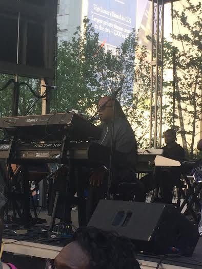 Stevie Wonder Performs a Free Pop-Up Concert in Philadelphia